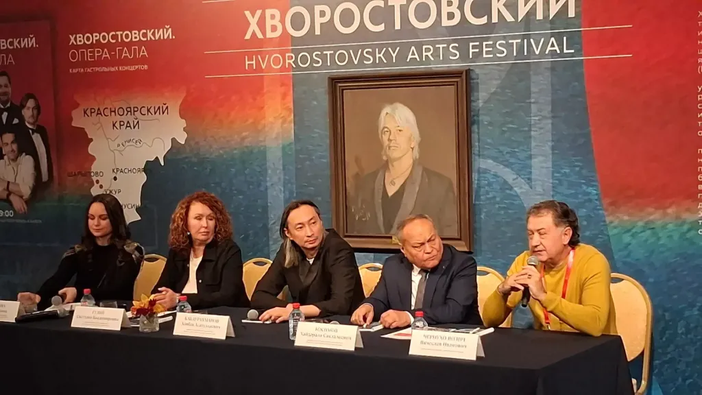 Театр из Узбекистана привёз в Красноярск оперу на узбекском языке