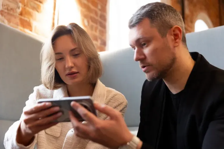 Красноярцы 18–24 лет вдвое чаще стали пользоваться брокерскими платформами