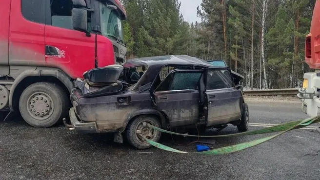 Под Красноярском в ДТП с грузовиком погиб 28-летний водитель
