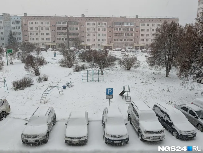 Трассу на Дивногорск засыпает снегом, ночью ожидается гололед