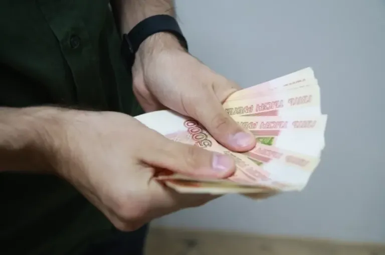 Экс-замминистра экологии края предстанет перед судом за взятку